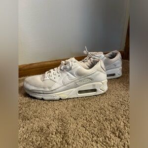 White Nike Sneakers Size Women’s 7.5